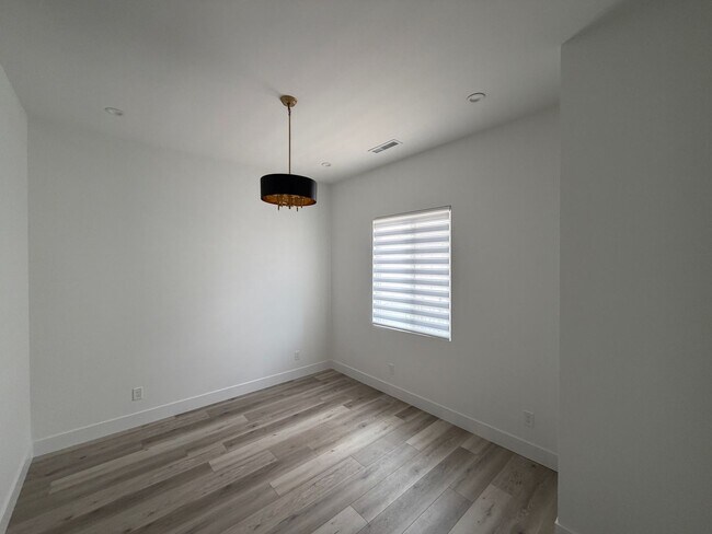 Building Photo - 1197 Sassaby Cir