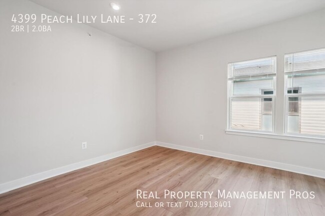 Building Photo - 4399 Peach Lily Ln