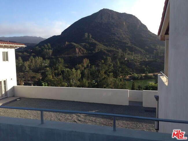 Building Photo - 29282 Circle Dr