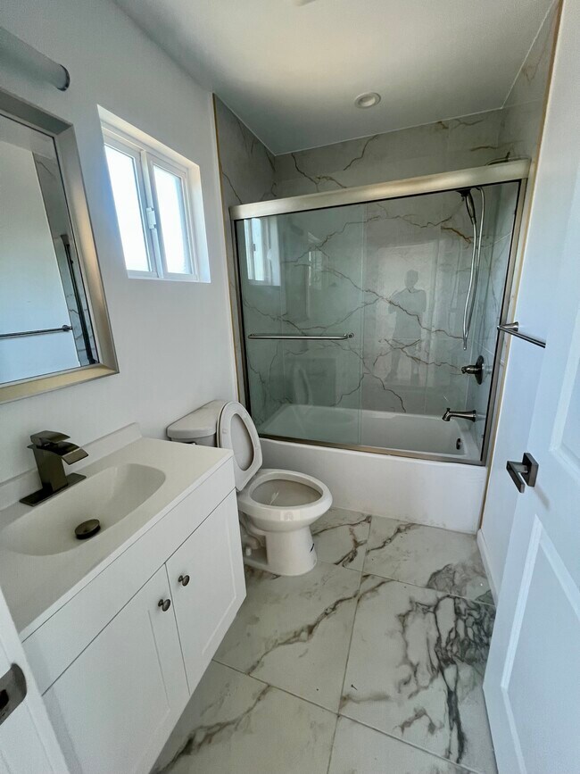 Building Photo - 7622 Arcola Ave