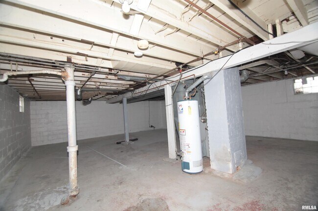 Building Photo - 1124 18th Ave