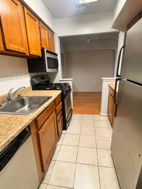 Building Photo - 1811 Snow Meadow Ln