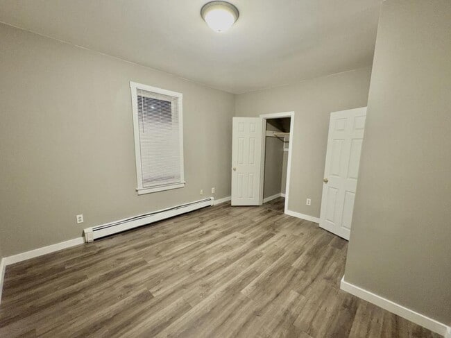 Building Photo - 38 Nichols St