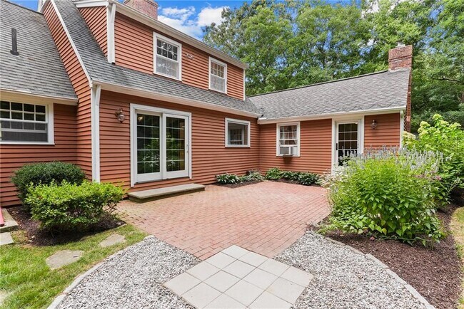 Building Photo - 6 Mary Ann Dr