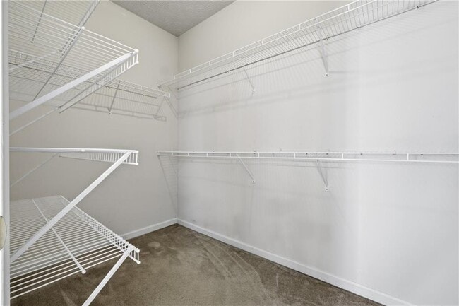 Building Photo - 1402 Edgeley Way