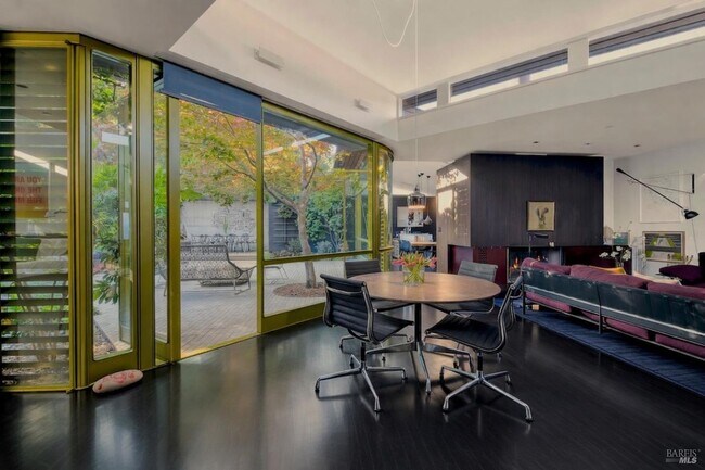 Building Photo - 162 Throckmorton Ave