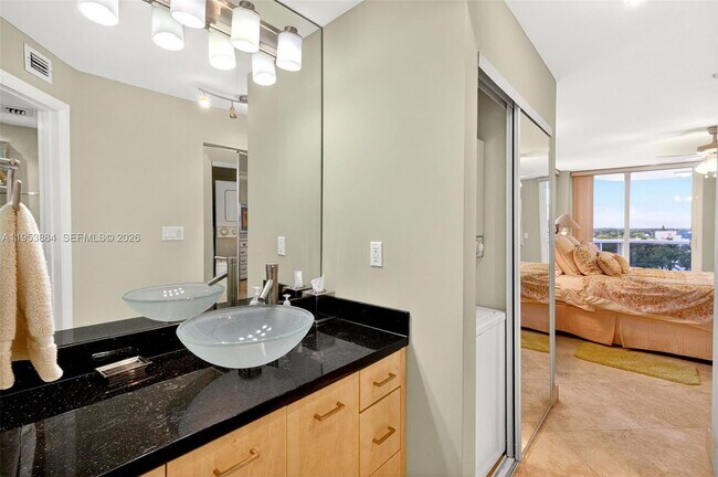 Building Photo - 2401 Collins Ave