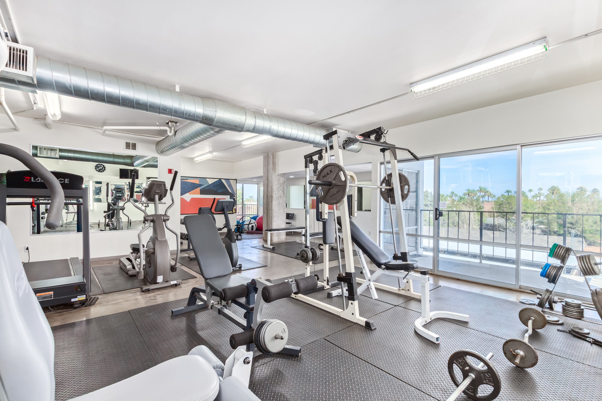 Building Photo - 805 N 4th Ave