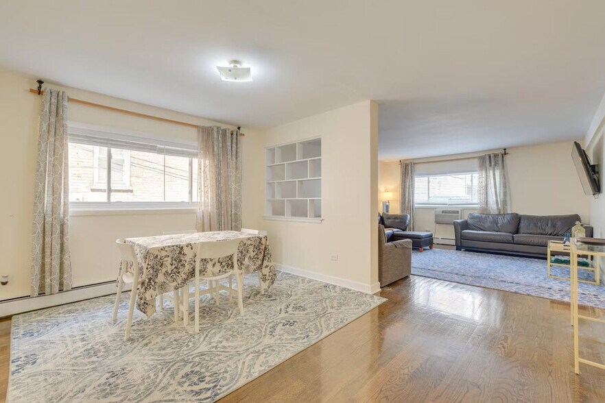 Building Photo - 8845 Lamon Ave