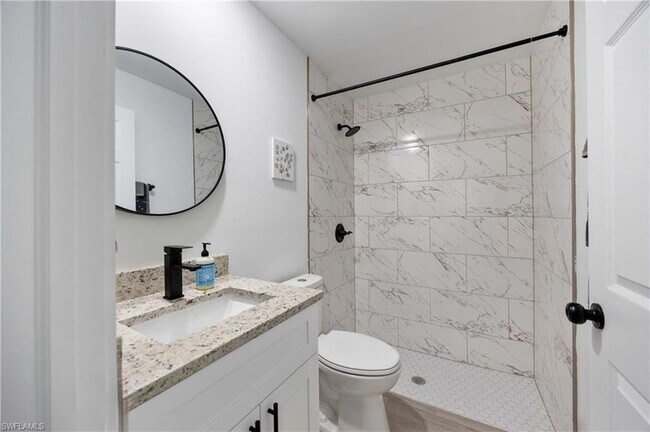 Building Photo - 3860 Outer Dr