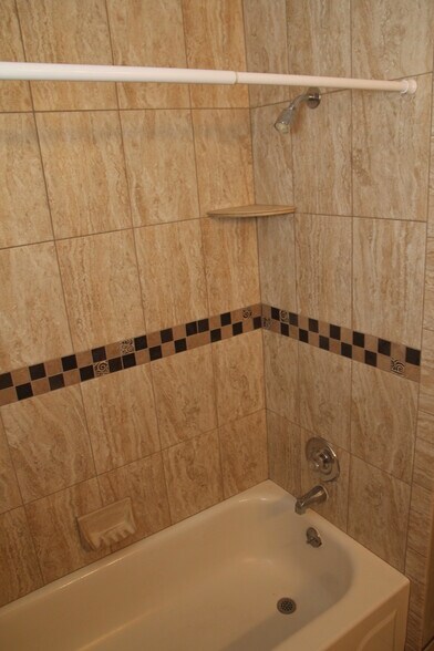 Building Photo - 735 Interdrive