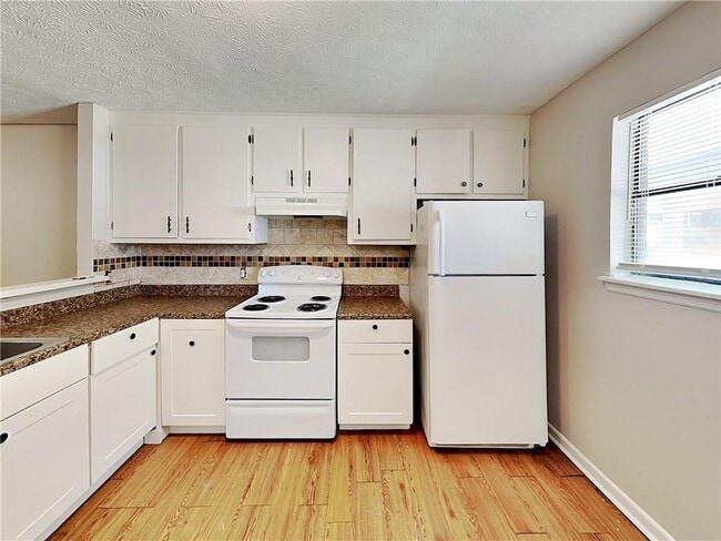 Building Photo - 1289 Knoll Ct NW