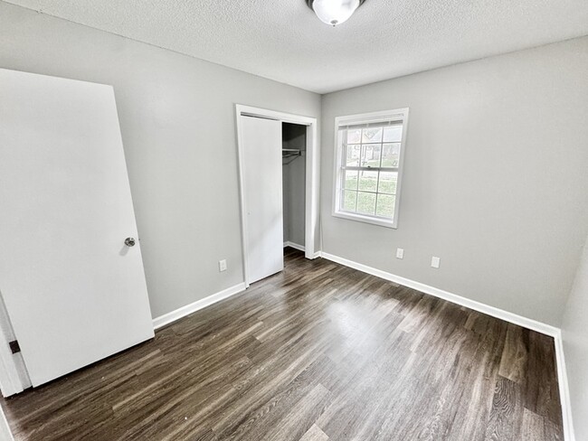 Building Photo - 3383 Seaforth Dr