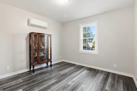 Building Photo - 145 S Lovers Ln