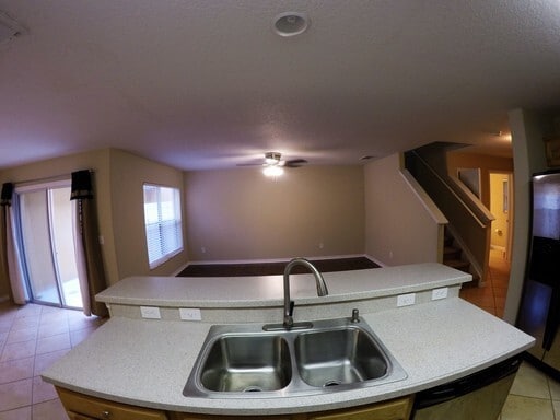 Building Photo - Avalon Park Spacious two story townhome