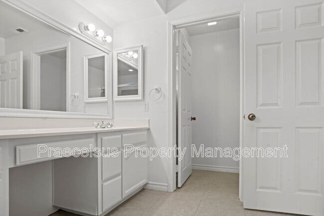 Building Photo - 5364 Dressage Dr