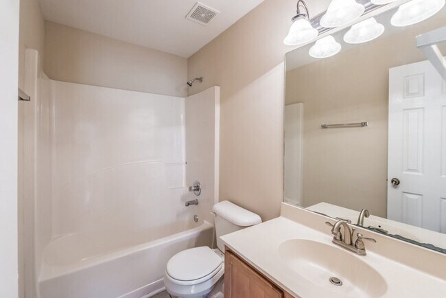 Building Photo - 73 Hamil Ct NW