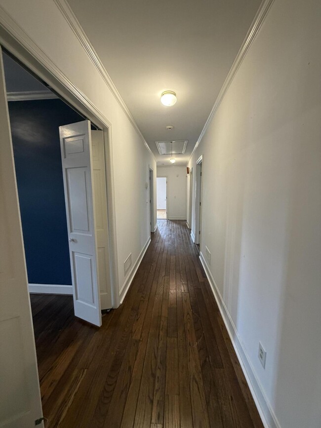 Building Photo - 115 Adams Ave