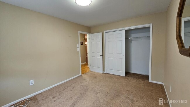 Building Photo - 3 Rutland Ln