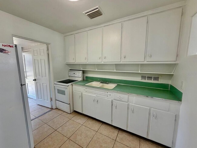 Building Photo - 4627 19th Ave S