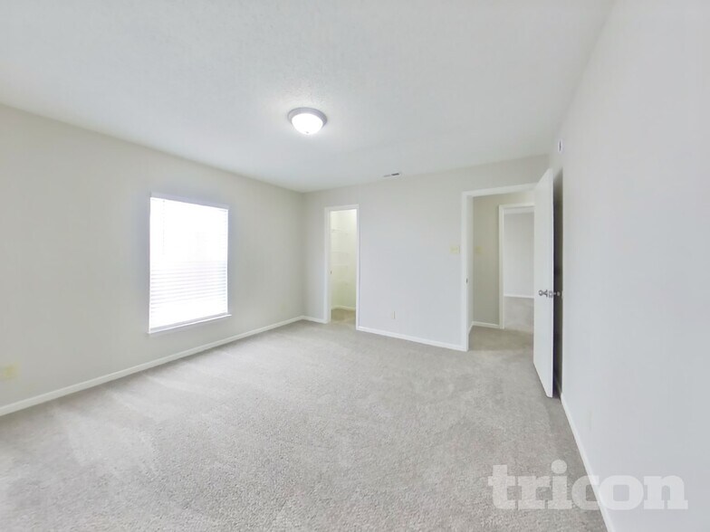 Building Photo - 9986 Split Rock Way