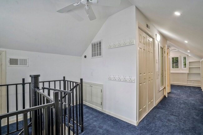 Building Photo - North Arlington 4 BR 5.5 BA Home