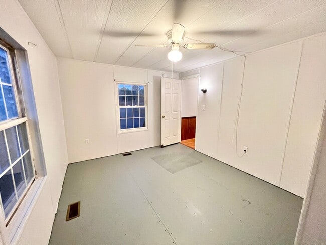 Building Photo - 136 Millvale Rd