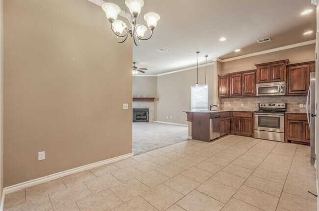 Building Photo - 15900 Cantera Creek Dr