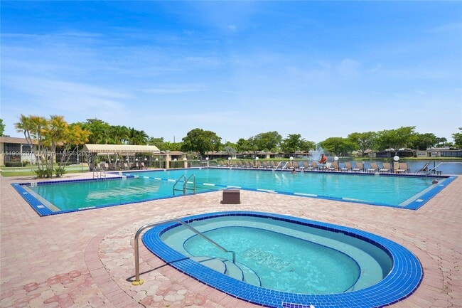 Building Photo - 100 Ashbury Rd