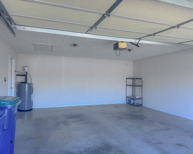 Building Photo - 330 Lisa Bella Ln