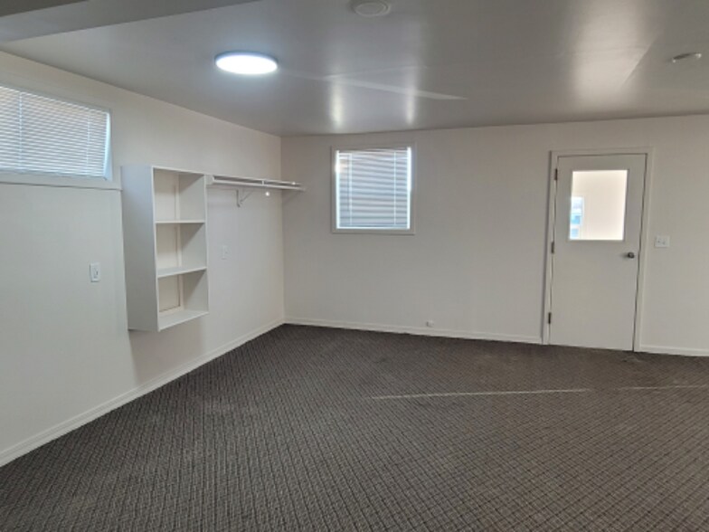 Building Photo - 308 Moore Ln