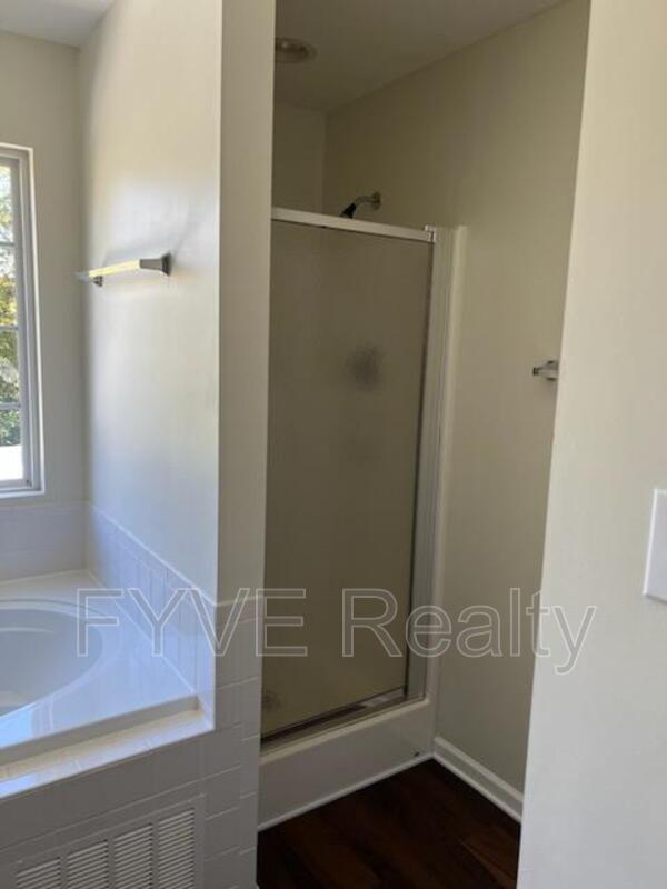 Building Photo - 2426 Middlebrook Ridge Ln