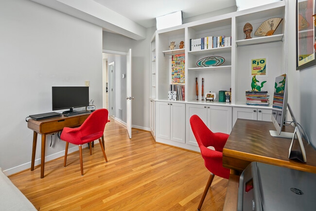 Building Photo - 3 Washington Cir NW