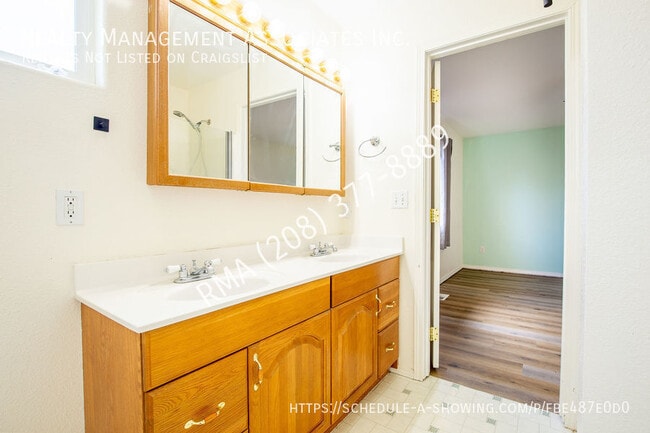 Building Photo - 4118 W Glenn St