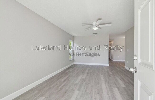 Building Photo - 629 W 7th St