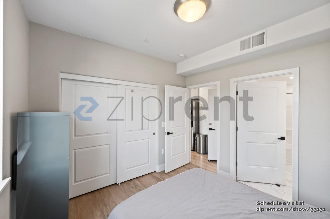 Building Photo - 369 Arc Ct