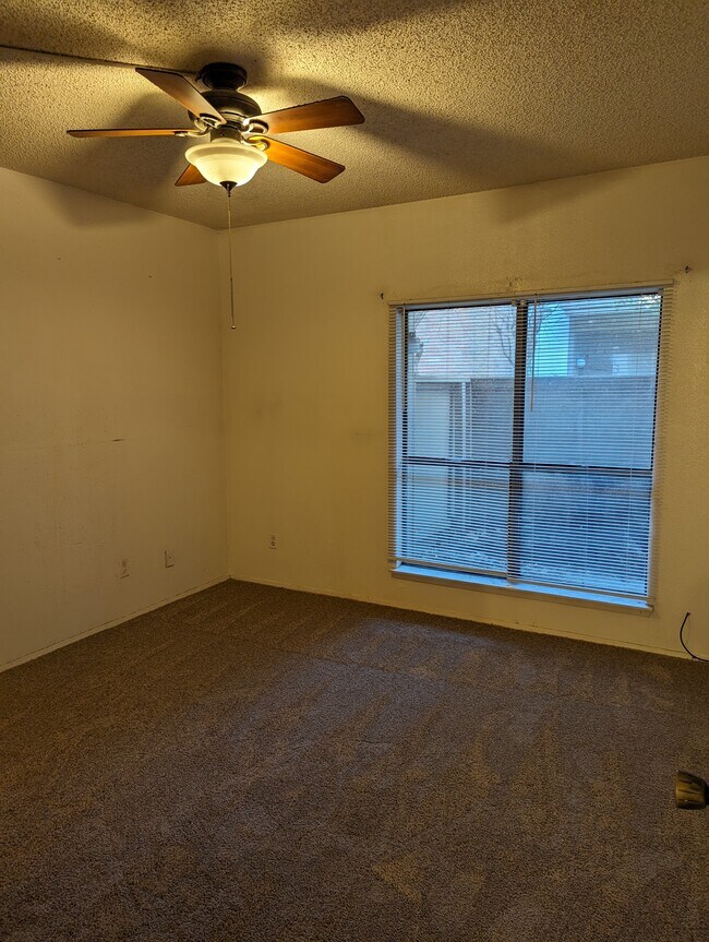 Building Photo - 10053 Westpark Dr