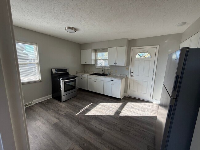 Building Photo - 26940 Mosbaugh Rd