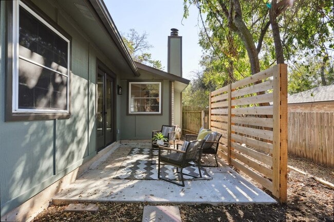 Building Photo - 2510 Burly Oak Dr