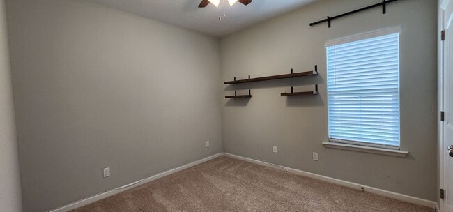 Building Photo - 3 Bedroom 2 bath Across the street from Fo...