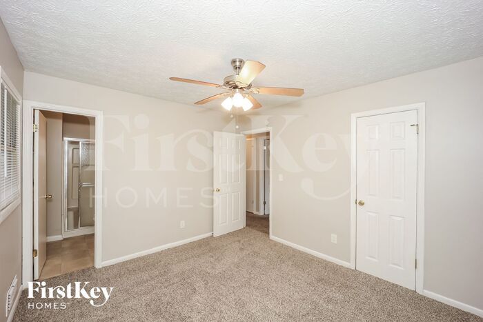 Building Photo - 2521 Southaven Dr
