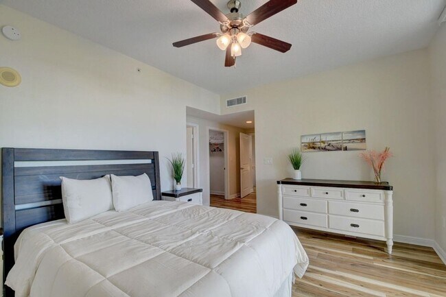 Building Photo - 350 N Federal Hwy