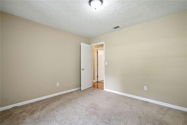 Building Photo - 3045 Wildflower Ln SW