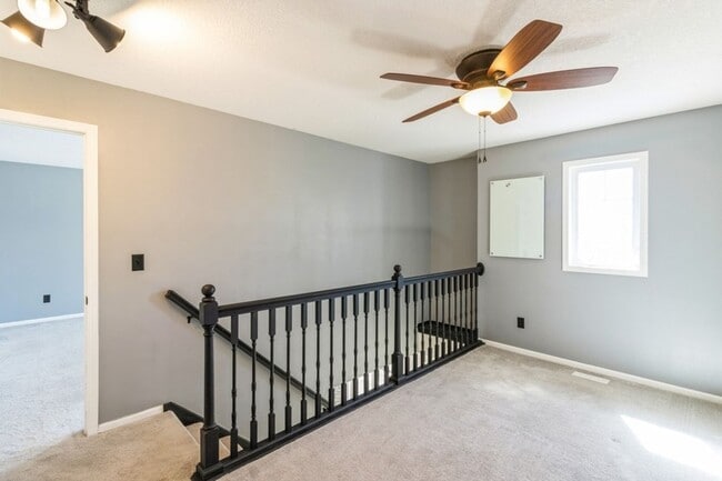 Building Photo - FOUNTAIN POINTE TOWNHOME!! 2 Bed, 2.5 Bath Townhome in Ankeny