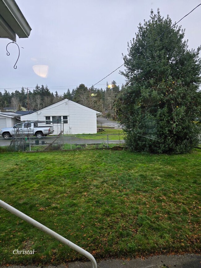 Building Photo - 2531 Stephenson Ave