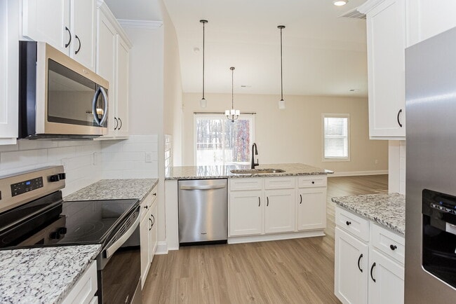 Building Photo - 217 Colonial Reserve Ave