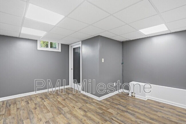 Building Photo - 233 Carmack Dr