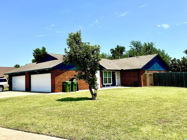 Primary Photo - Duplex in Yukon