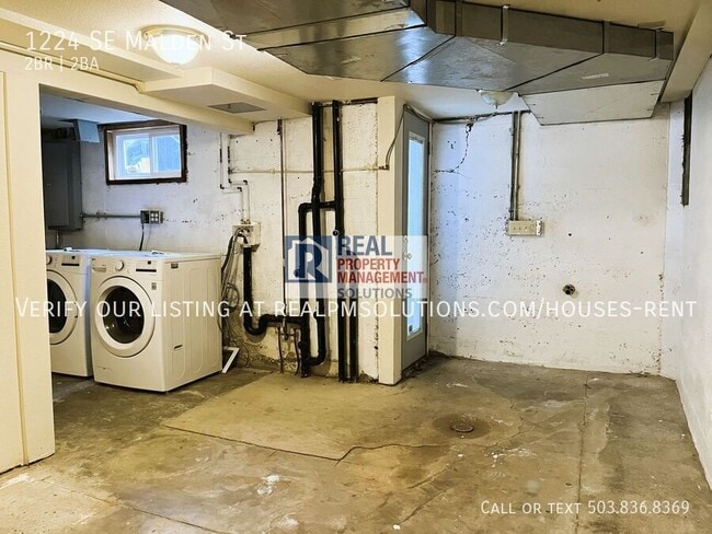 Building Photo - 1224 SE Malden St