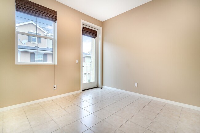 Building Photo - Live in Luxury: Fully Upgraded 2 Bedroom P...
